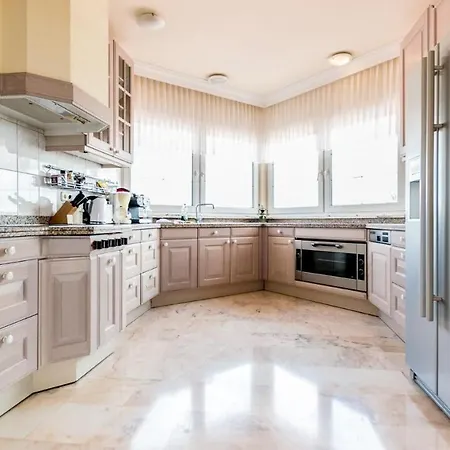 Penthouse Vistamar Apartman *